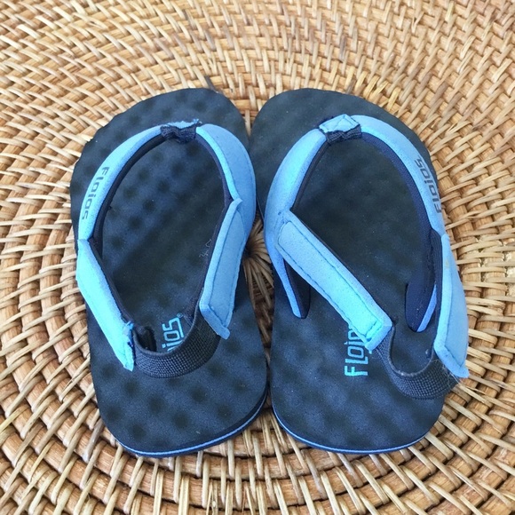 Toddler Boy Sandals Flojos Blue Black Shoes Size 5 New - Picture 2 of 2